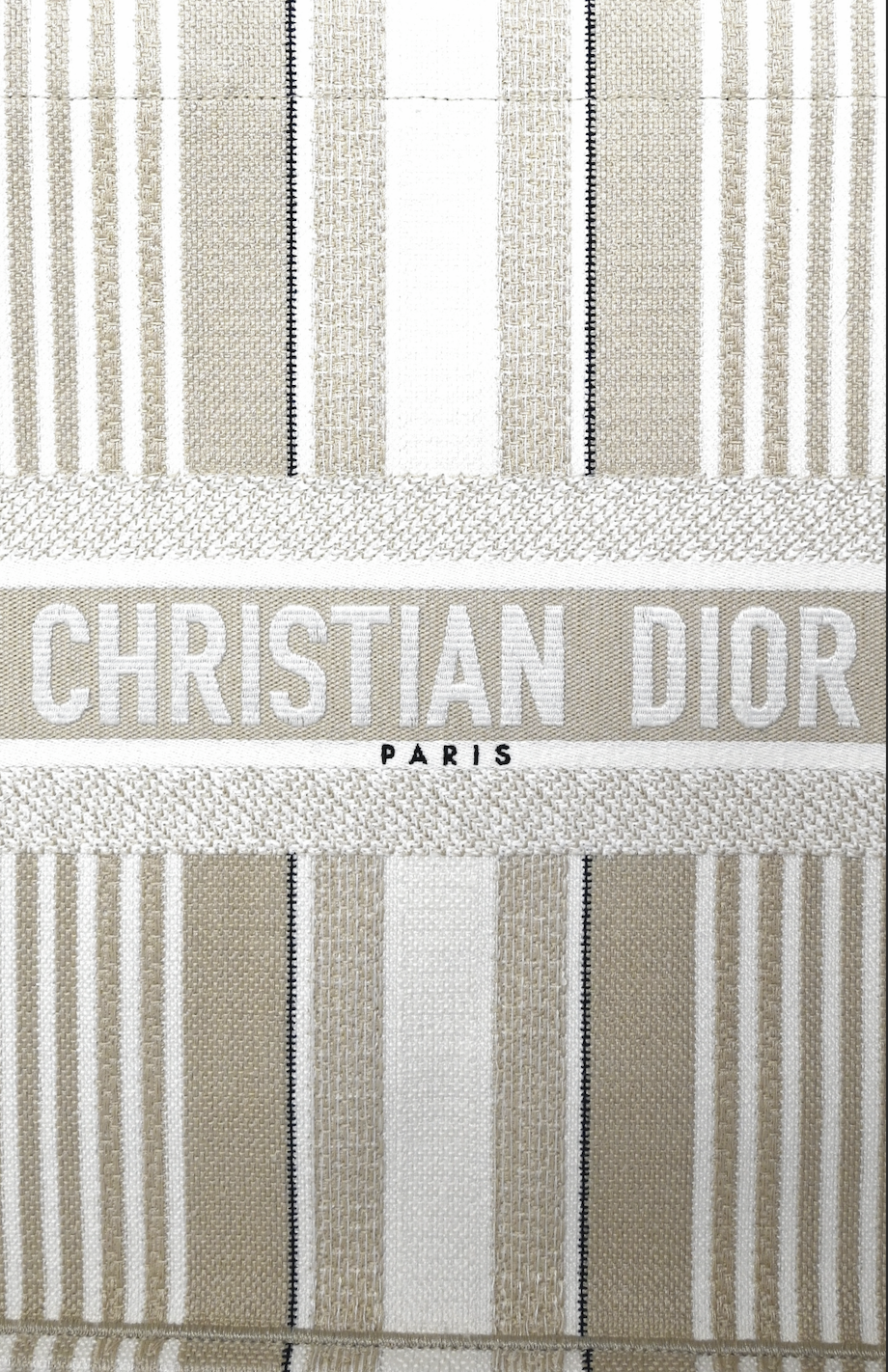 CHRISTIAN DIOR